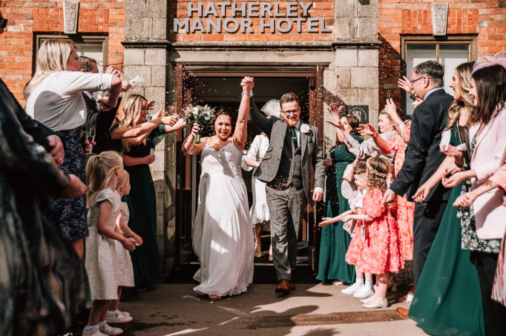 hatherley manor confetti photo